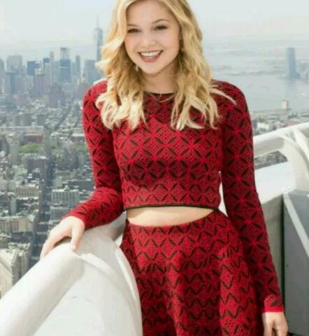 Beautiful actress Olivia holt photos